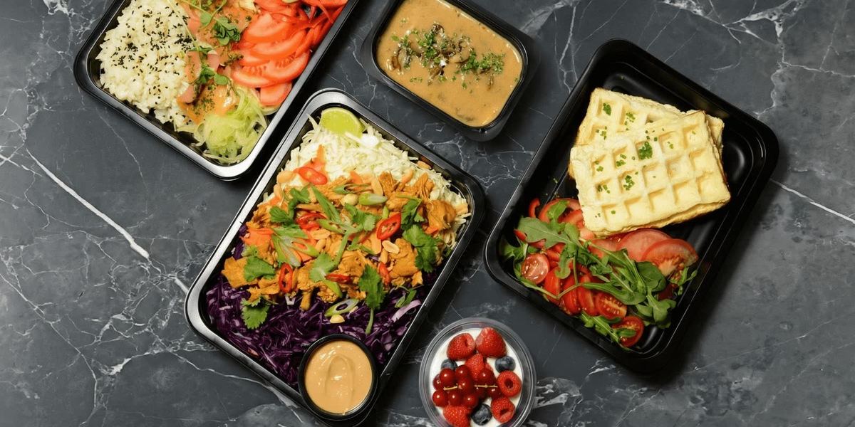 Low carb krabičky Tasty Box připravené k rozvozu